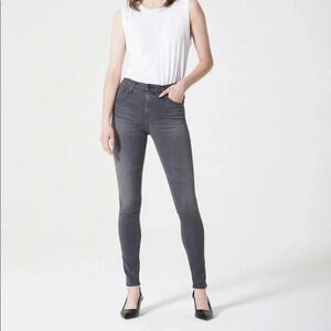 AG Adriano Goldschmied The Farrah High  Rise Skinny size 27
